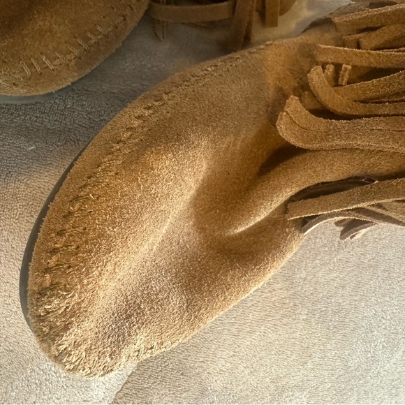 Minnetonka Women’s Fringe Boots size 8 brown suede leather authentic buckskin - Picture 8 of 8